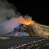 Strohballen brennen, mögliche Brandstiftung bei Struth